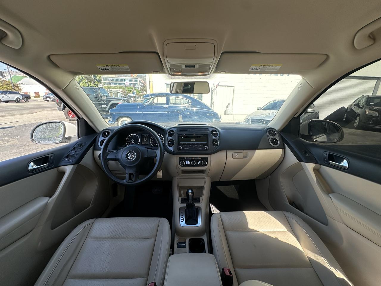 Volkswagen Tiguan 2WD 4dr Auto SE w/Sunroof & Nav 2012