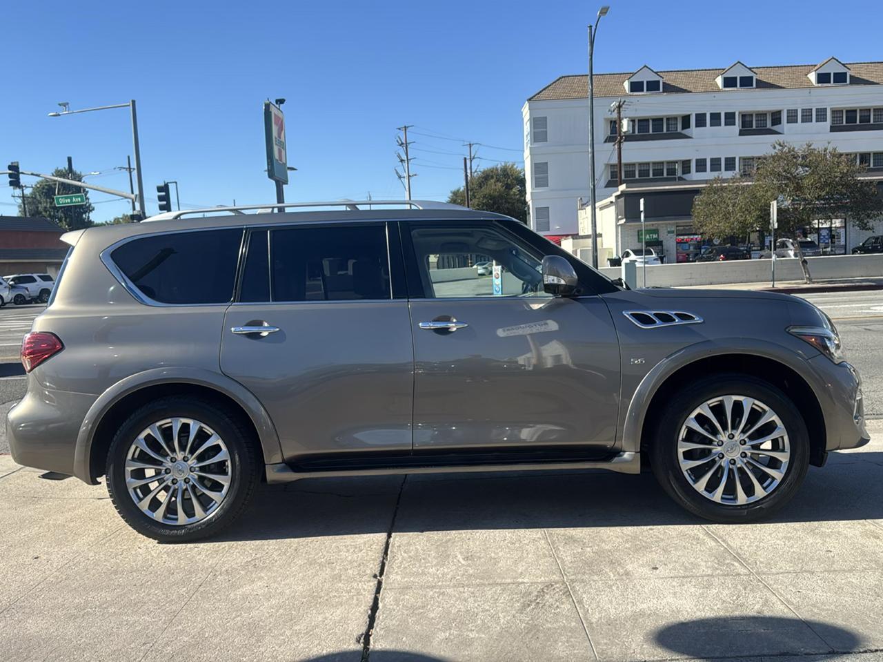 Infiniti QX80 2WD 4dr 2015