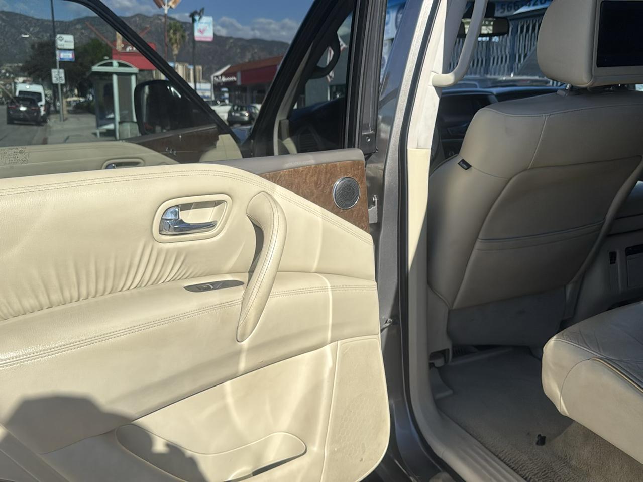 Infiniti QX80 2WD 4dr 2015