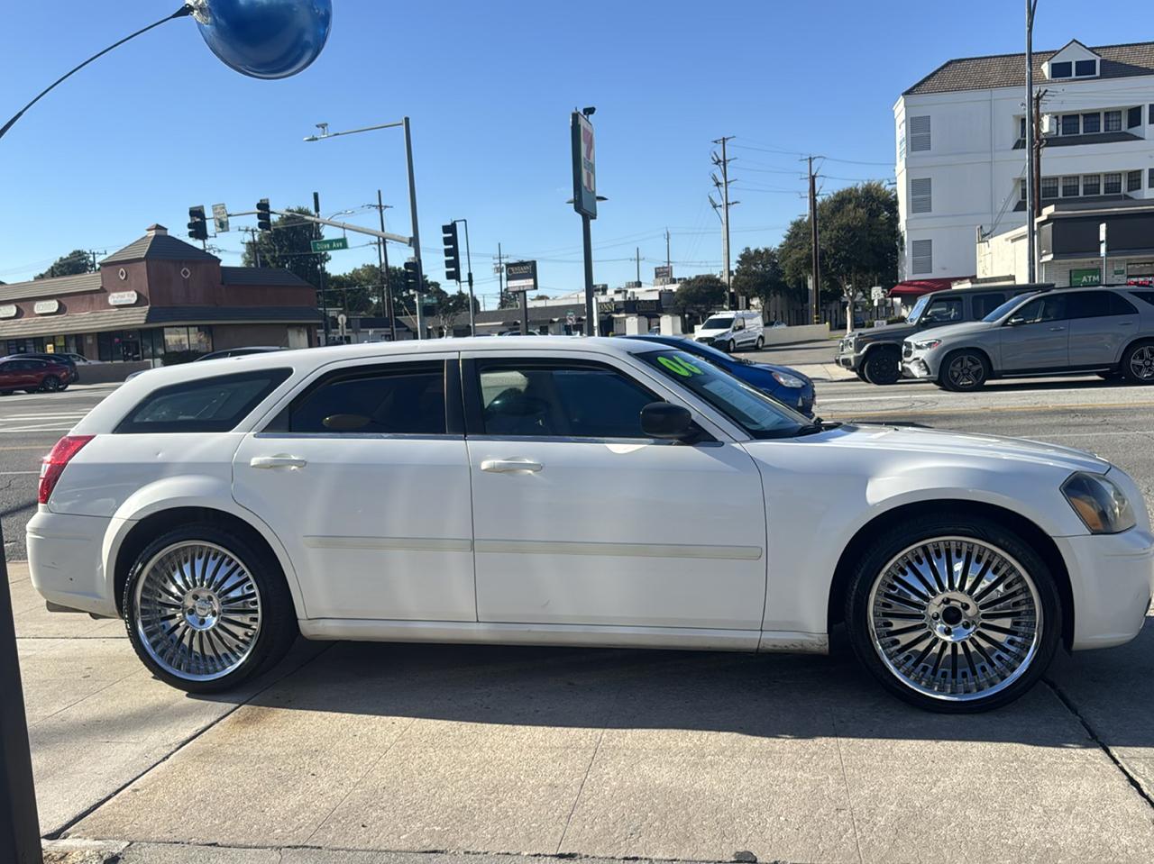 Dodge Magnum 4dr Wgn RWD 2006