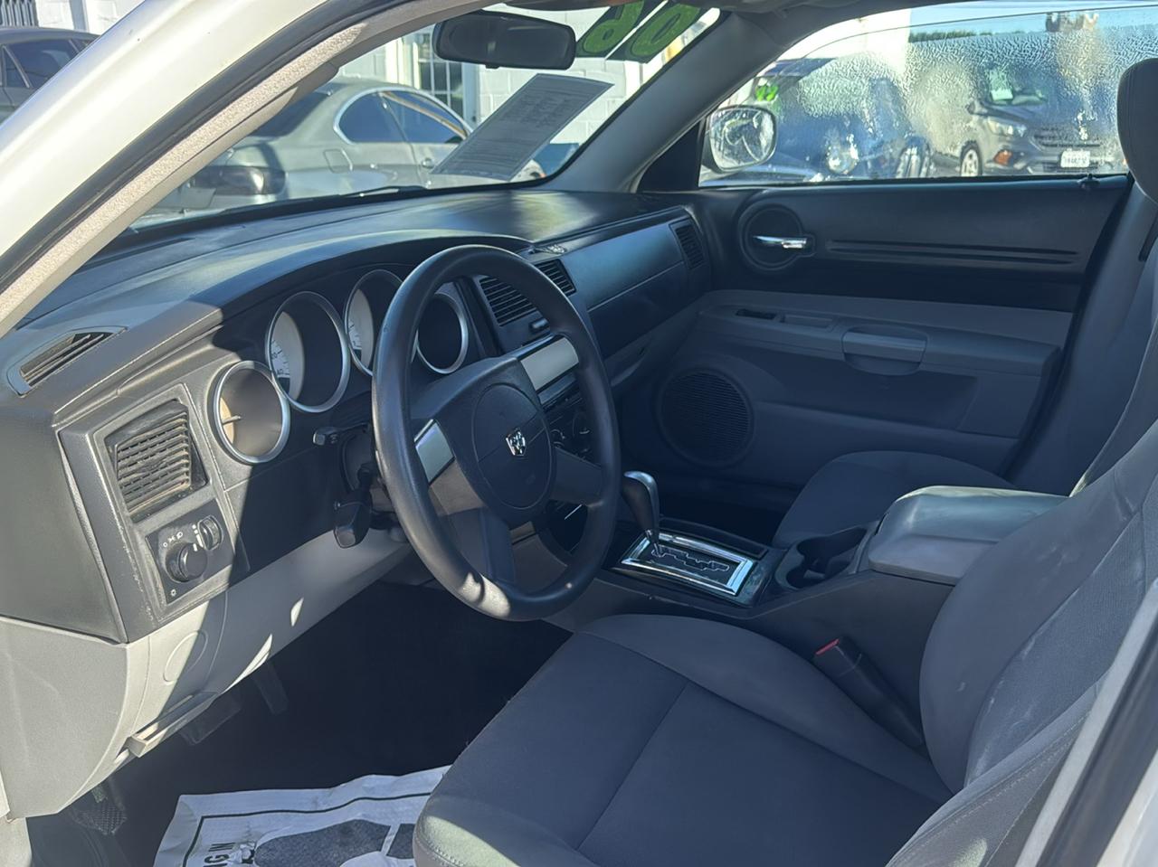 Dodge Magnum 4dr Wgn RWD 2006