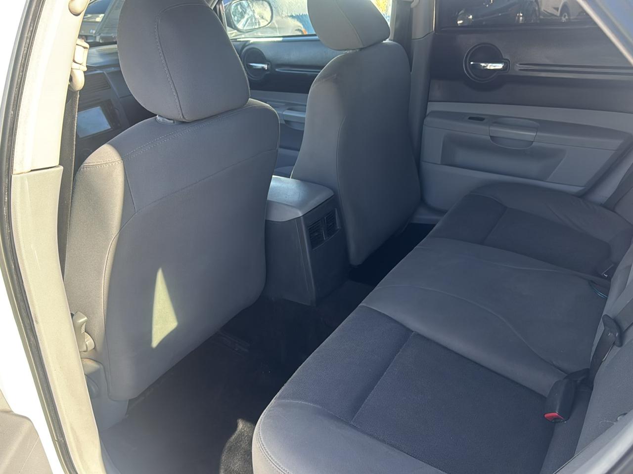 Dodge Magnum 4dr Wgn RWD 2006