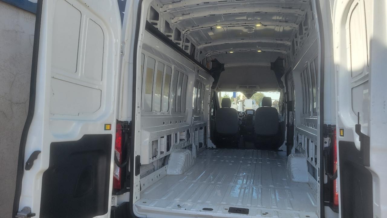Ford Transit Van T-250 148" EL Hi Rf 9000 GVWR Sliding RH Dr 2018