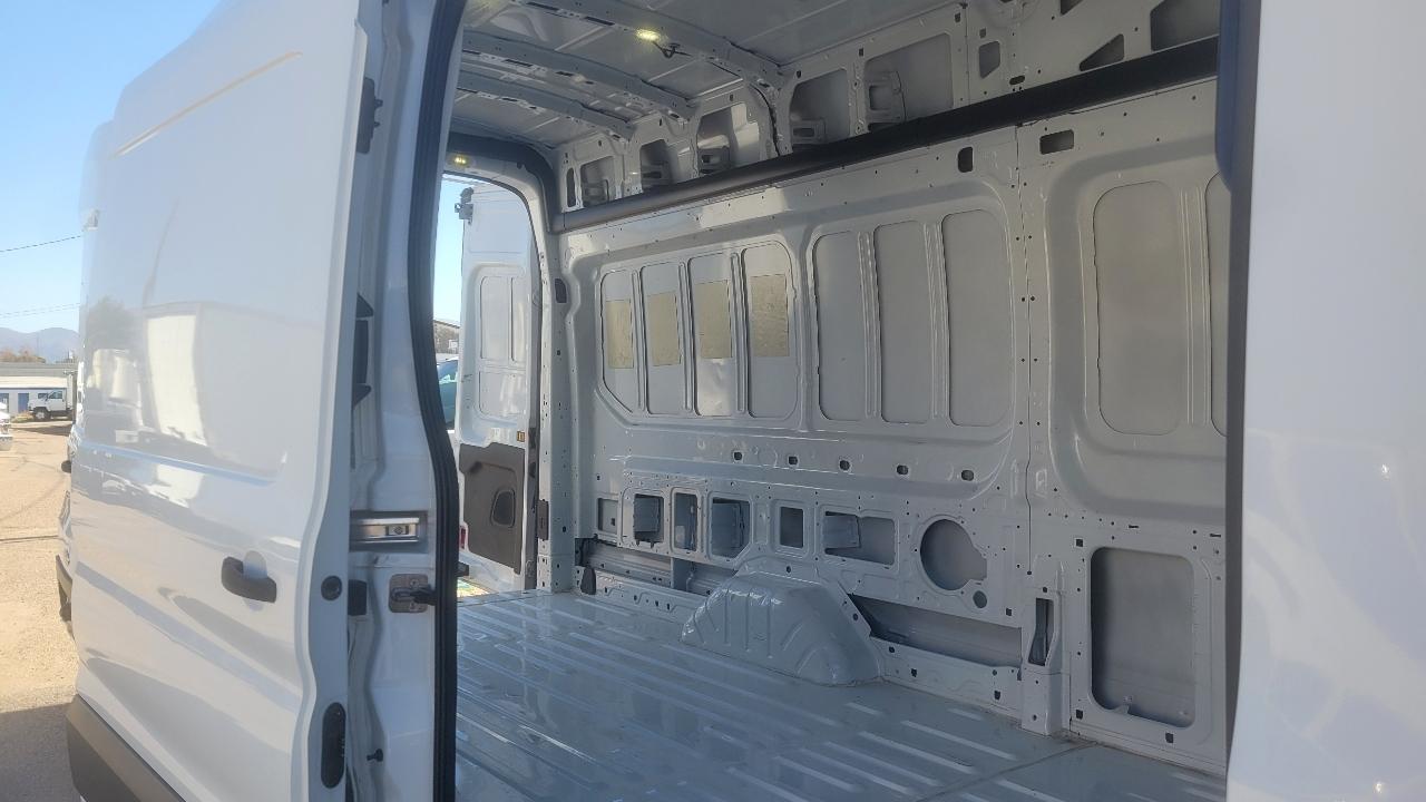Ford Transit Van T-250 148" EL Hi Rf 9000 GVWR Sliding RH Dr 2018