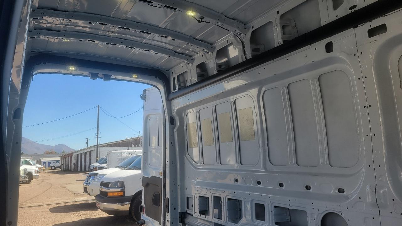 Ford Transit Van T-250 148" EL Hi Rf 9000 GVWR Sliding RH Dr 2018