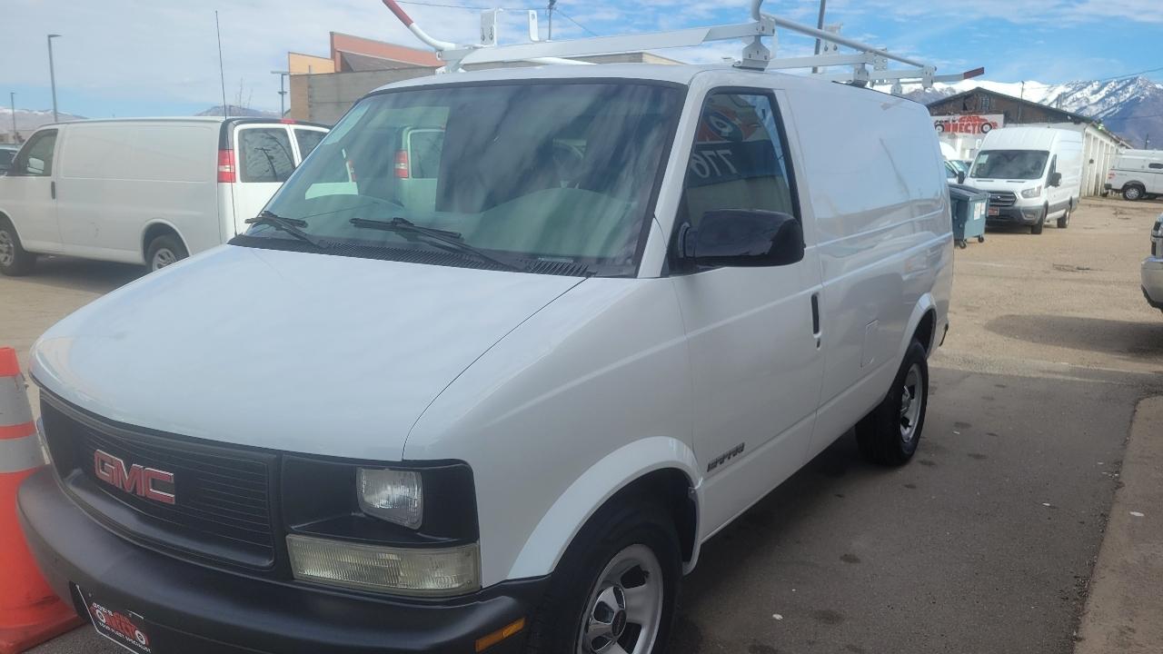 GMC Safari Cargo Van 111.2" WB RWD 2001