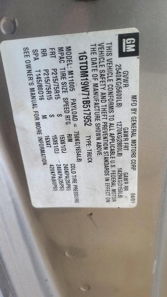 GMC Safari Cargo Van 111.2" WB RWD 2001