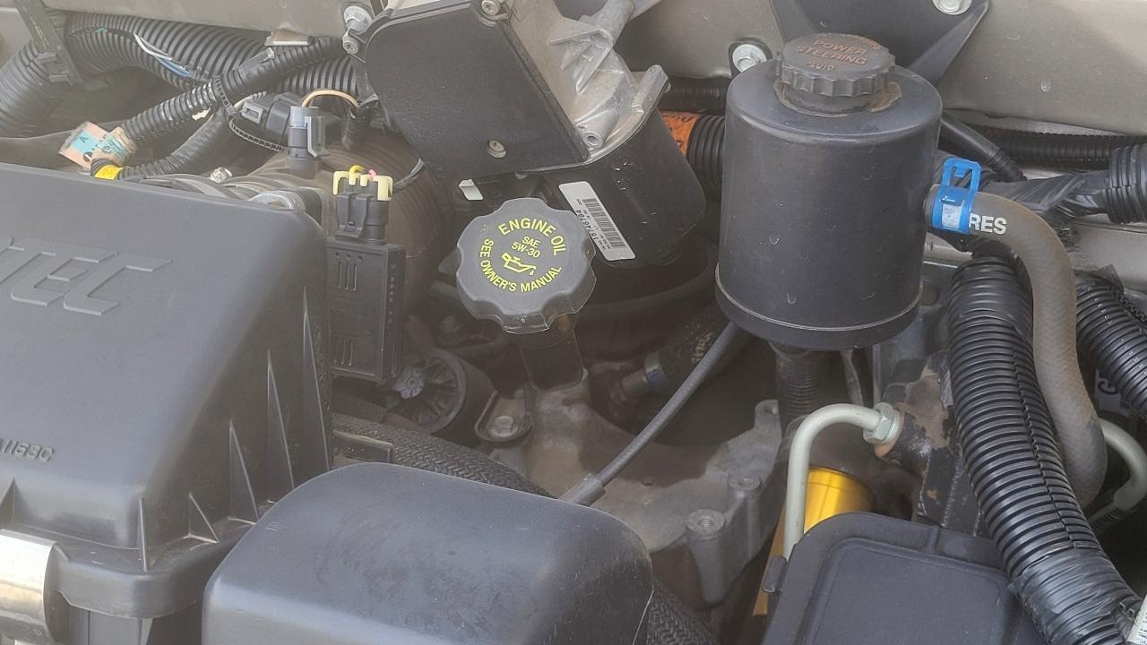 GMC Safari Cargo Van 111.2" WB RWD 2001