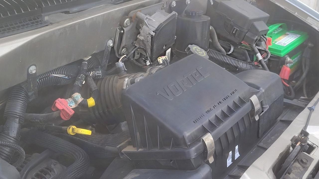 GMC Safari Cargo Van 111.2" WB RWD 2001