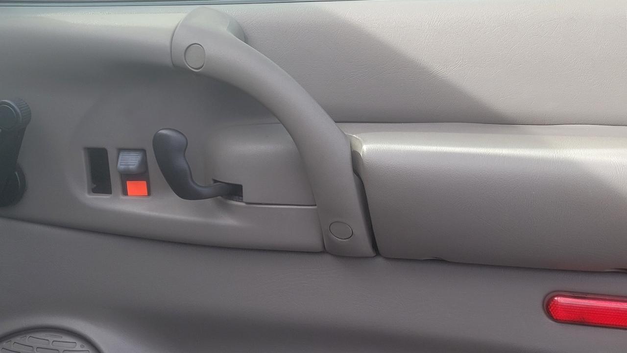 GMC Safari Cargo Van 111.2" WB RWD 2001