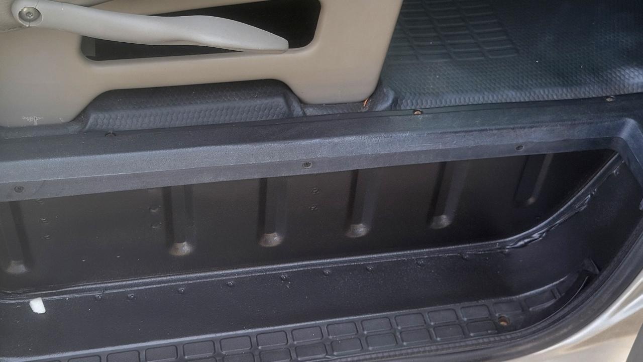 GMC Safari Cargo Van 111.2" WB RWD 2001