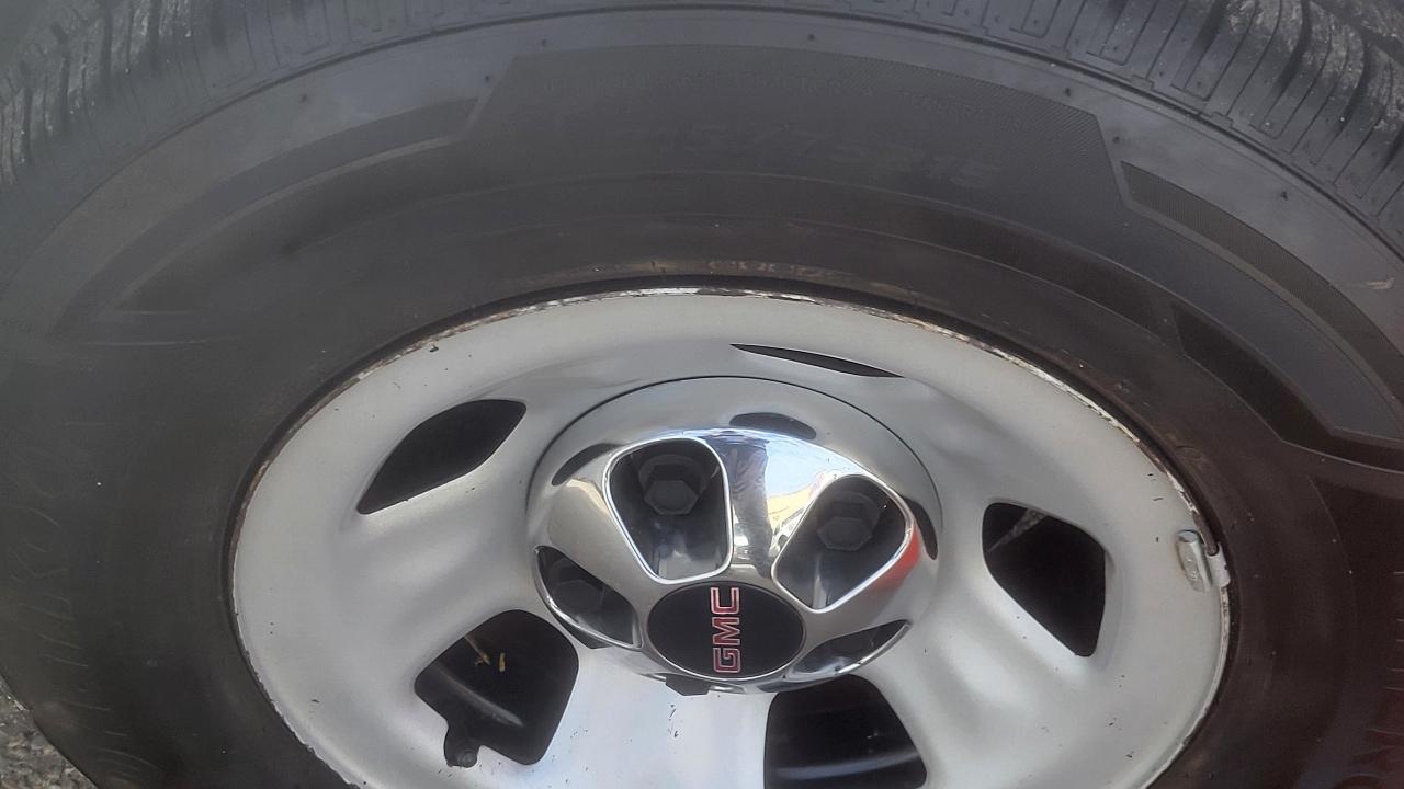 GMC Safari Cargo Van 111.2" WB RWD 2001