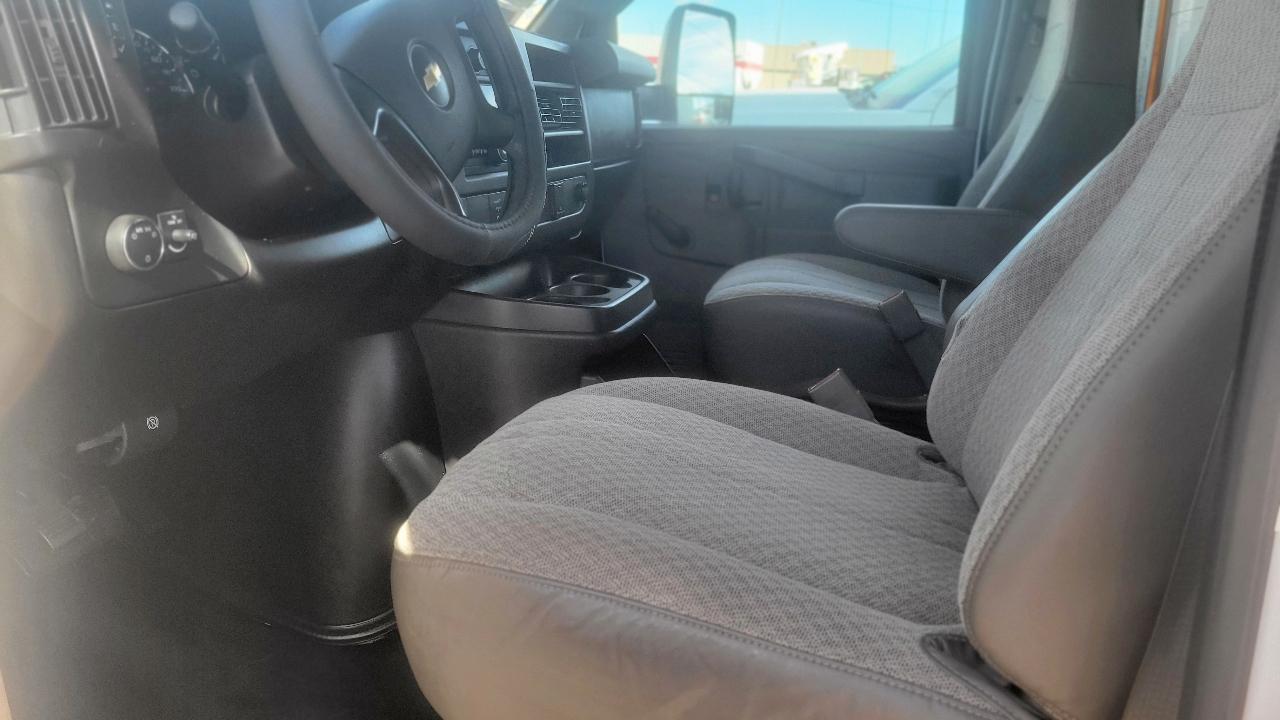 Chevrolet Express Commercial Cutaway 3500 Van 177" *Ltd Avail* 2016