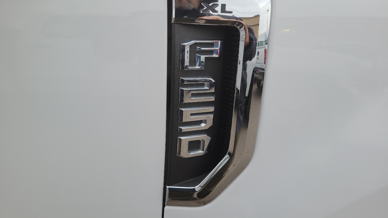 Ford Super Duty F-250 SRW 4WD SuperCab 142" XL 2017