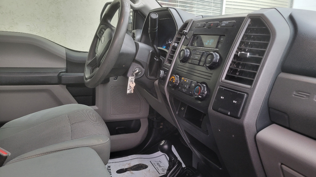 Ford Super Duty F-250 SRW 4WD SuperCab 142" XL 2017