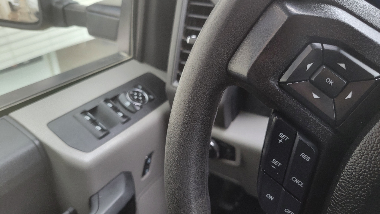 Ford Super Duty F-250 SRW 4WD SuperCab 142" XL 2017