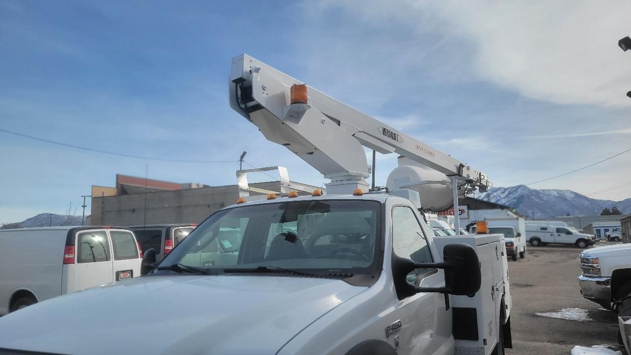 Ford Super Duty F-450 DRW Reg Cab 141" WB 60" CA XLT 2006