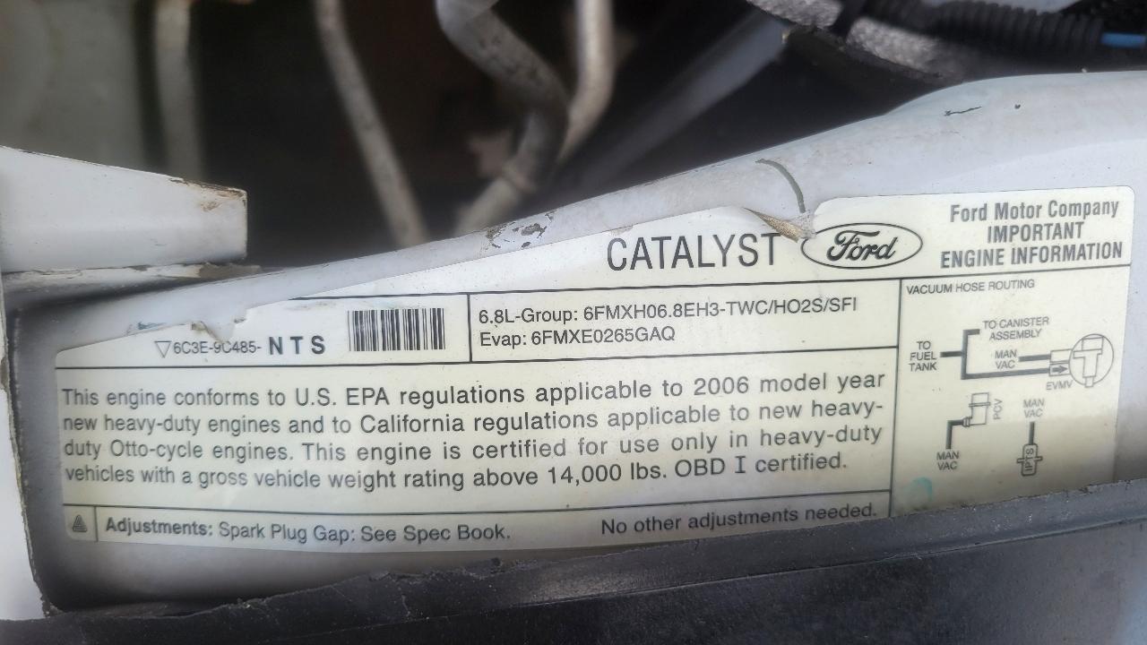 Ford Super Duty F-450 DRW Reg Cab 141" WB 60" CA XLT 2006