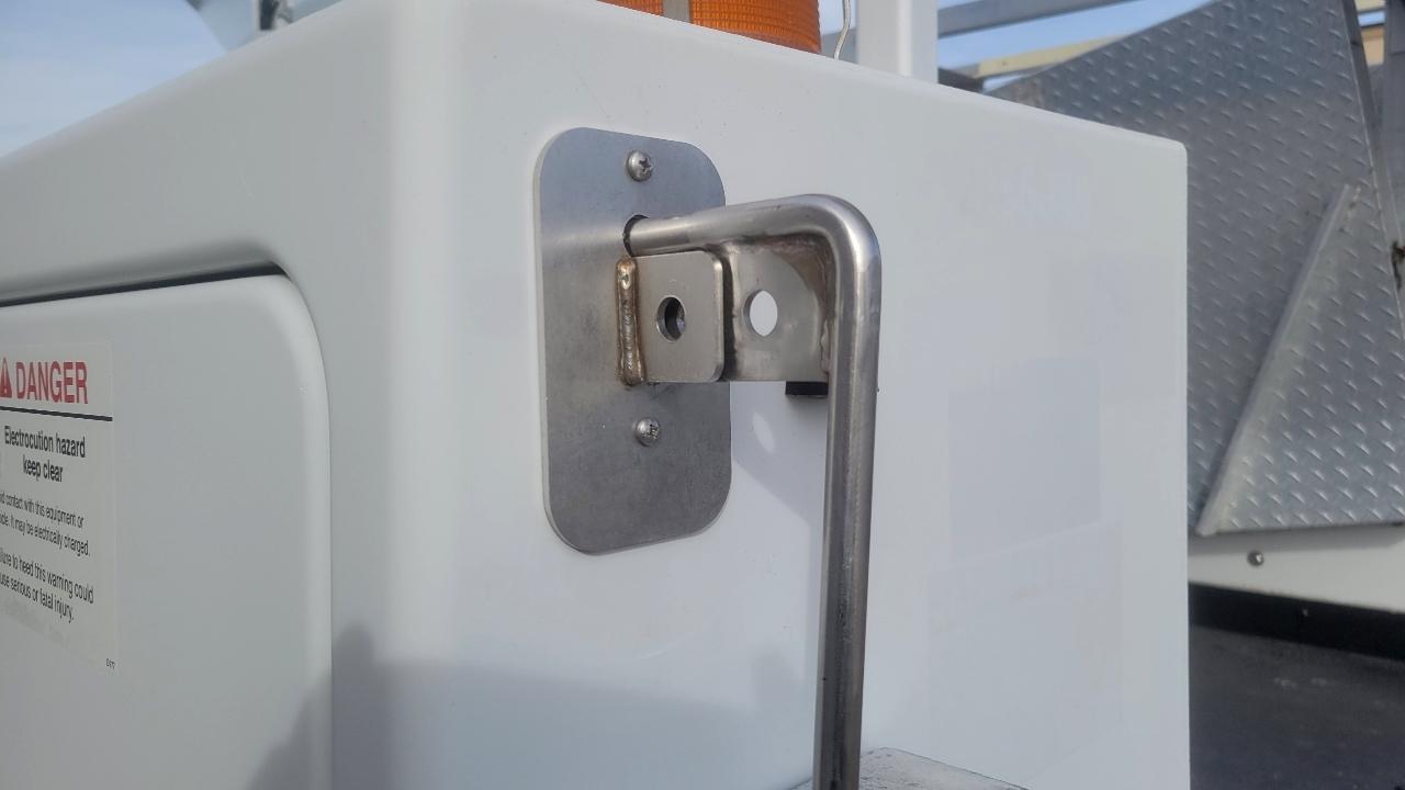 Ford Super Duty F-450 DRW Reg Cab 141" WB 60" CA XLT 2006