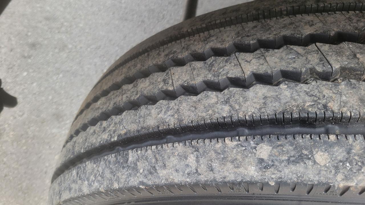 Ford Super Duty F-450 DRW Reg Cab 141" WB 60" CA XLT 2006