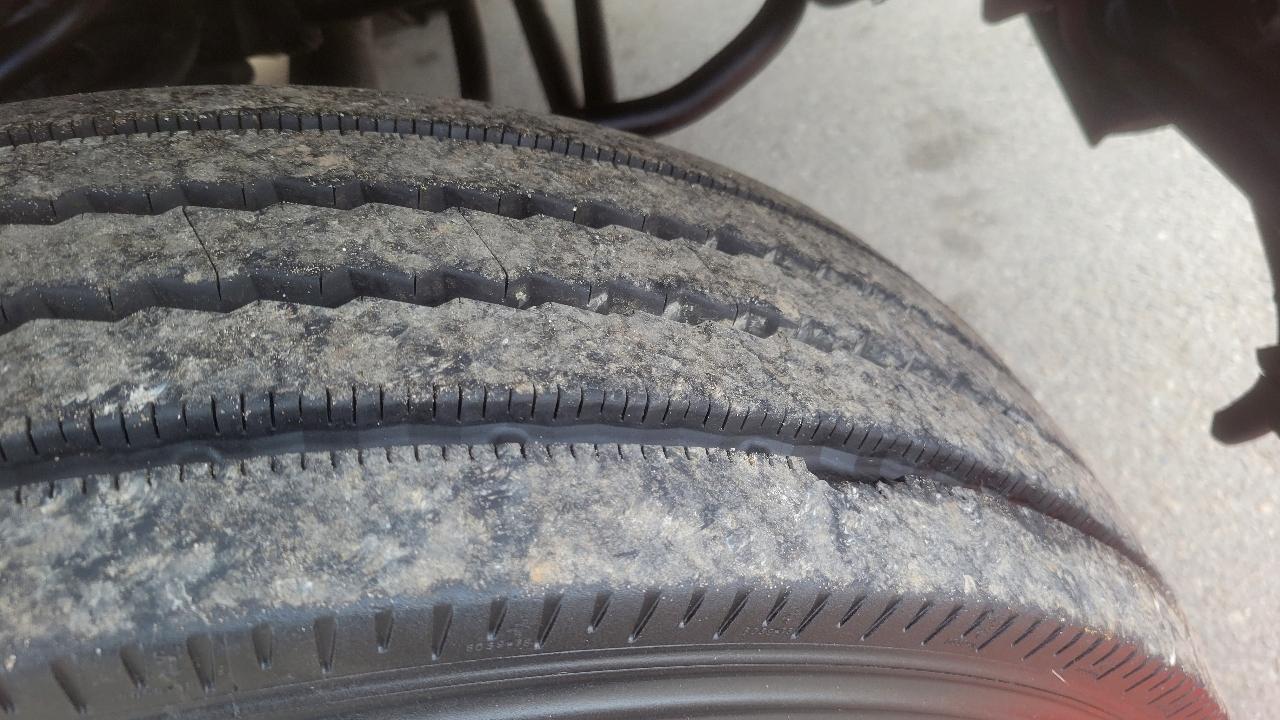 Ford Super Duty F-450 DRW Reg Cab 141" WB 60" CA XLT 2006