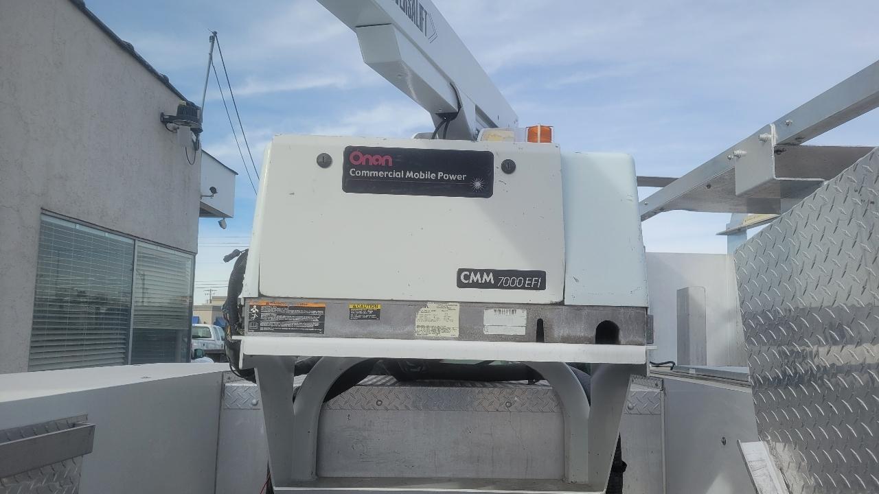 Ford Super Duty F-450 DRW Reg Cab 141" WB 60" CA XLT 2006