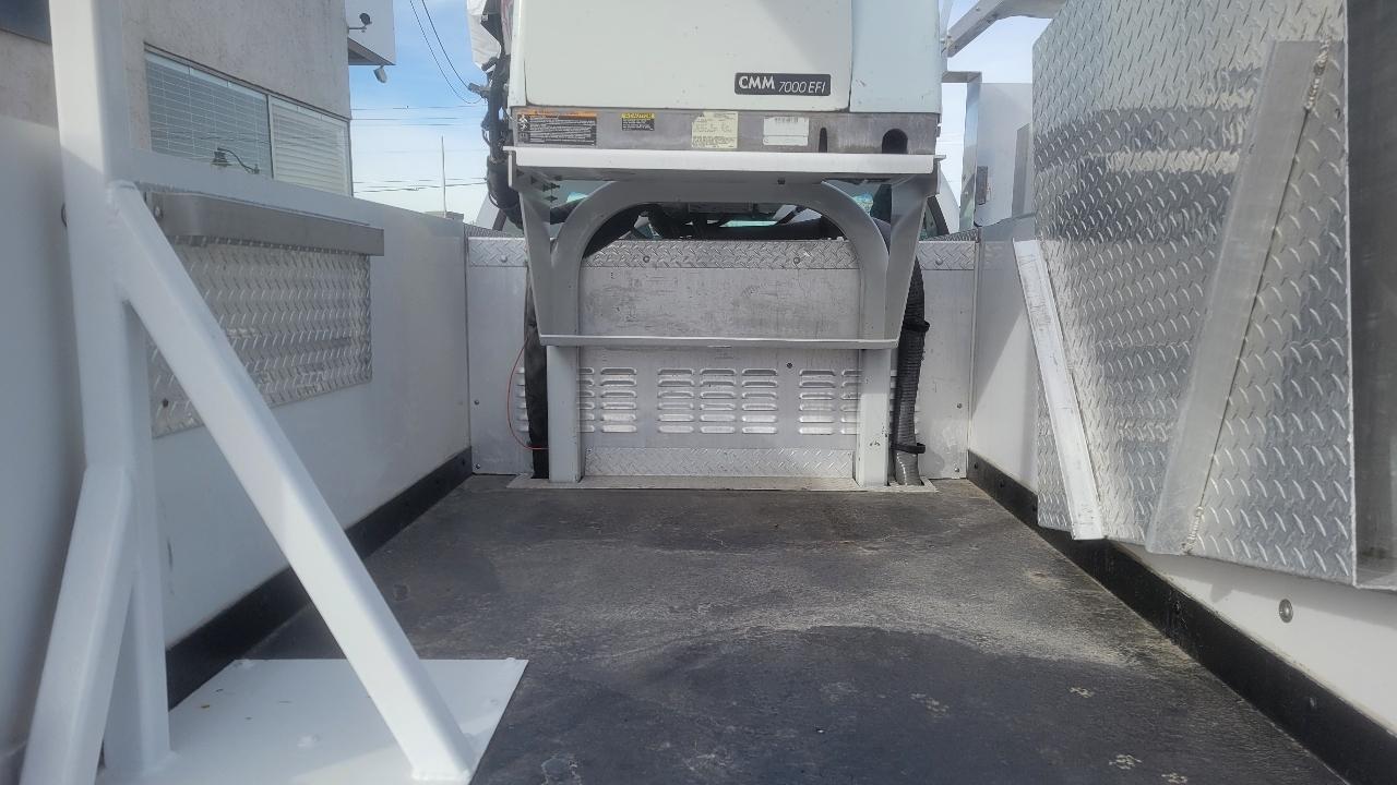 Ford Super Duty F-450 DRW Reg Cab 141" WB 60" CA XLT 2006