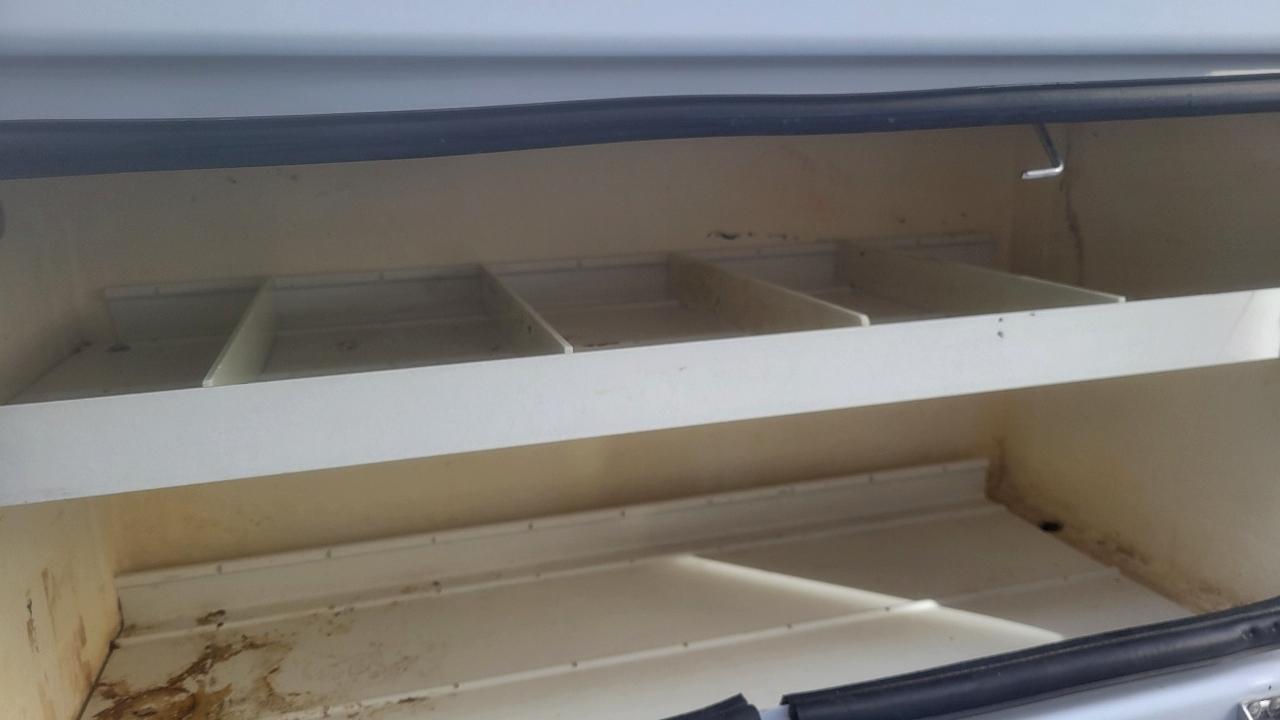 Ford Super Duty F-450 DRW Reg Cab 141" WB 60" CA XLT 2006