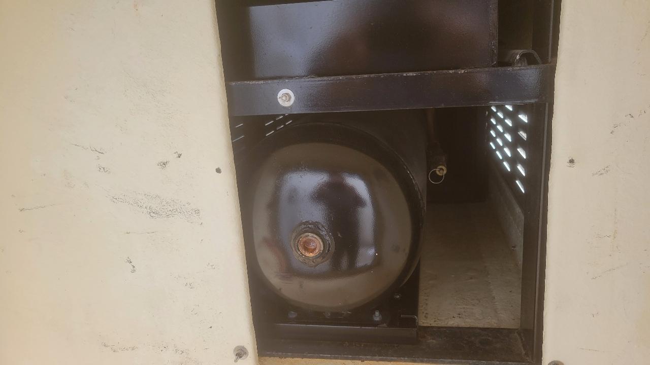 Ford Super Duty F-450 DRW Reg Cab 141" WB 60" CA XLT 2006