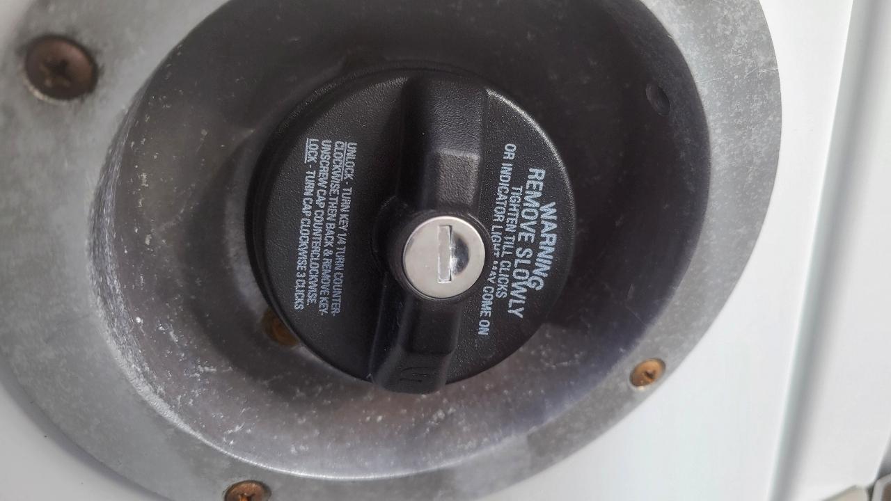 Ford Super Duty F-450 DRW Reg Cab 141" WB 60" CA XLT 2006