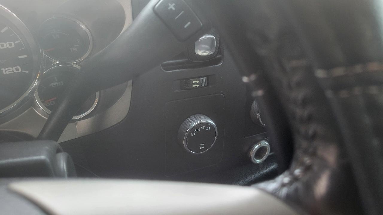 Chevrolet Silverado 1500 4WD Crew Cab 143.5" LT 2012