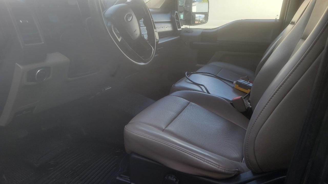 Ford Super Duty F-350 DRW XLT 2WD Reg Cab 145" WB 60" CA 2018