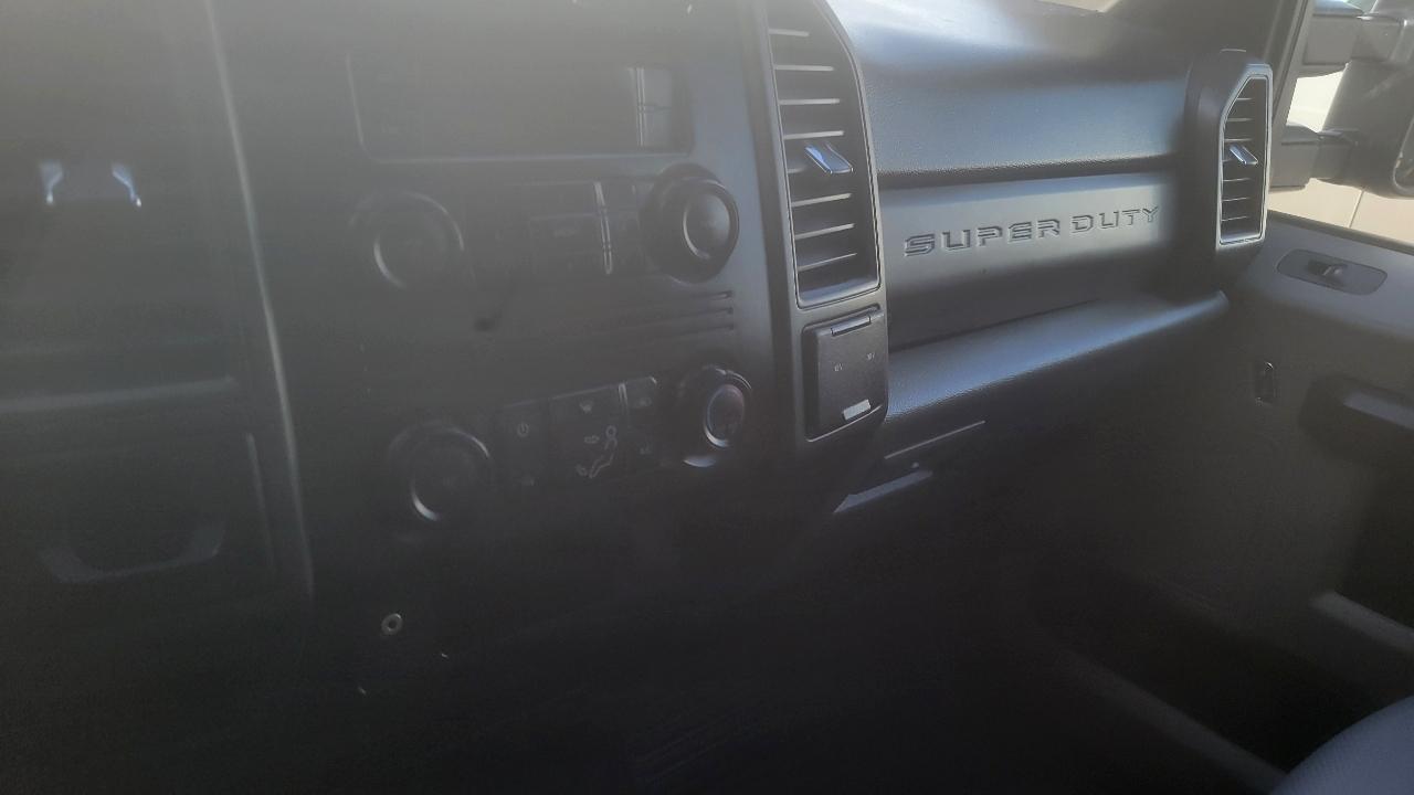 Ford Super Duty F-350 DRW XLT 2WD Reg Cab 145" WB 60" CA 2018