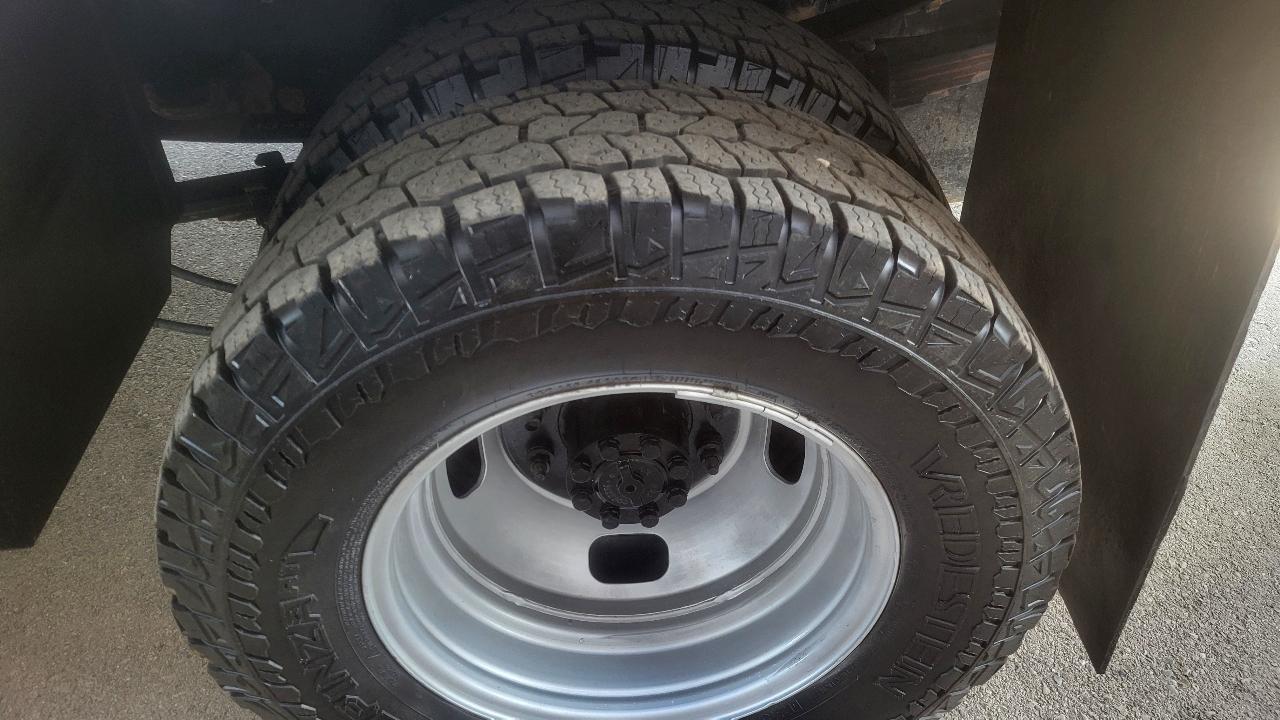 Ford Super Duty F-350 DRW XLT 2WD Reg Cab 145" WB 60" CA 2018