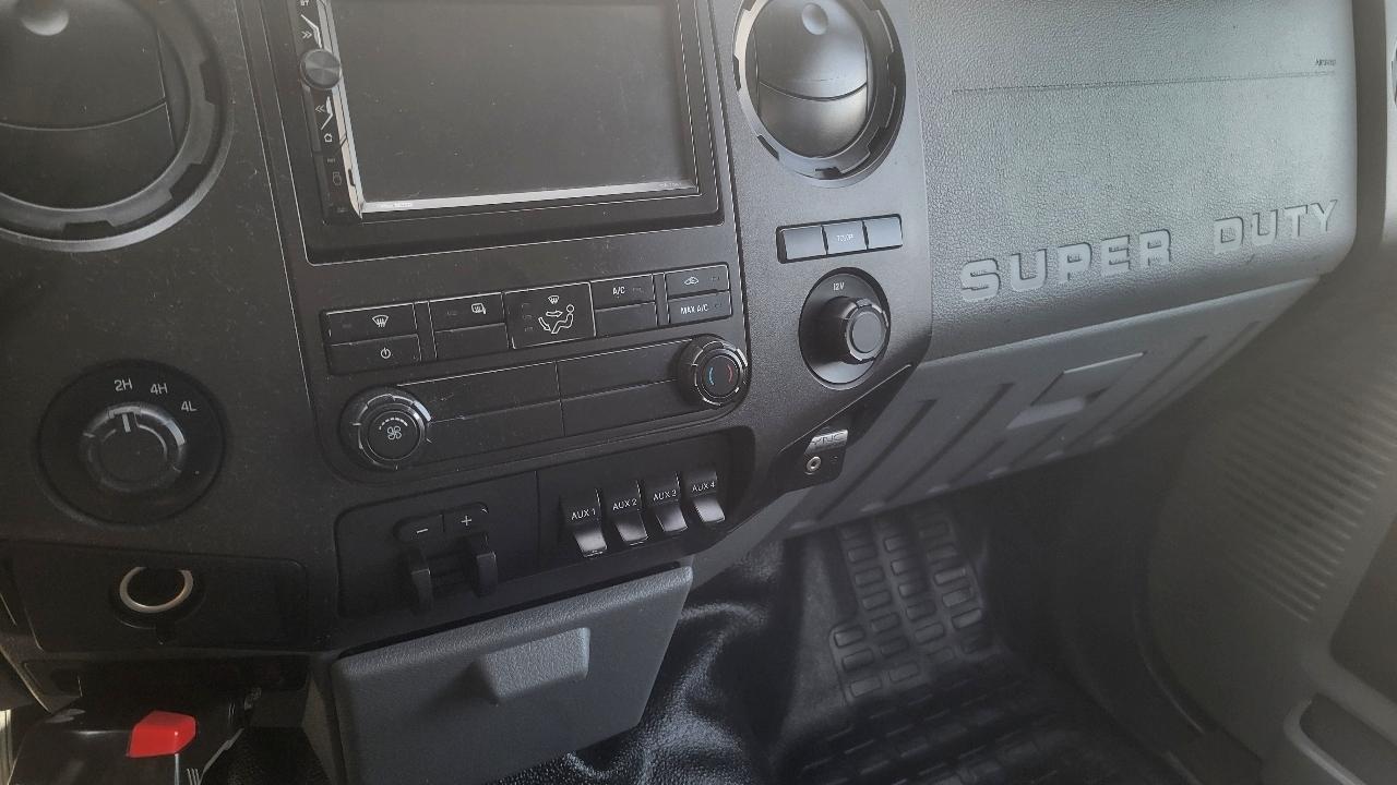 Ford Super Duty F-350 DRW XLT 2WD Reg Cab 145" WB 60" CA 2018