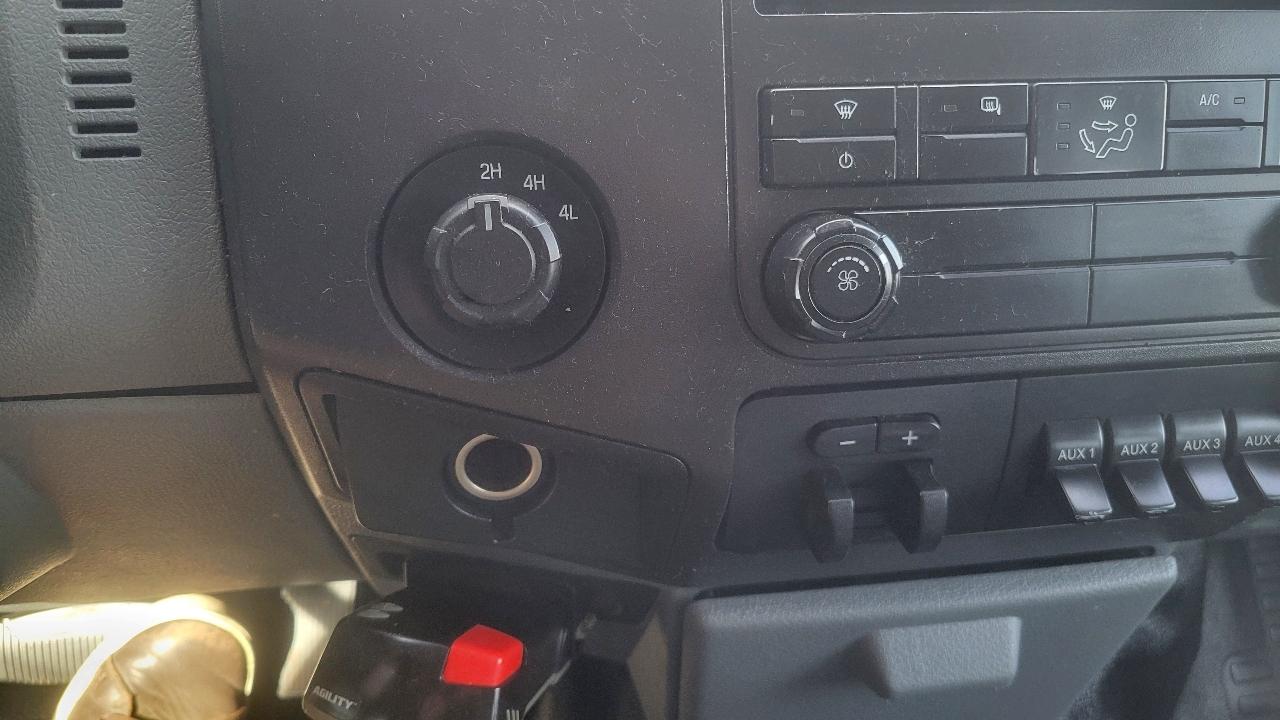 Ford Super Duty F-350 DRW XLT 2WD Reg Cab 145" WB 60" CA 2018