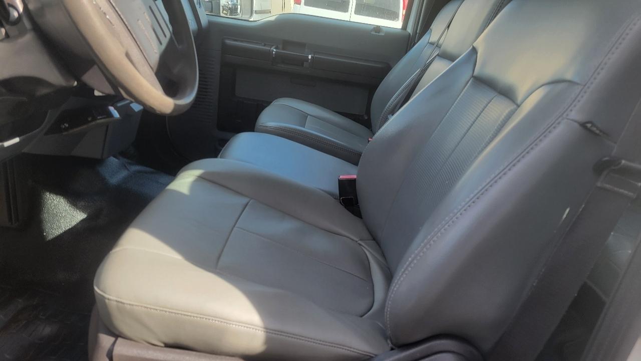 Ford Super Duty F-350 DRW XLT 2WD Reg Cab 145" WB 60" CA 2018