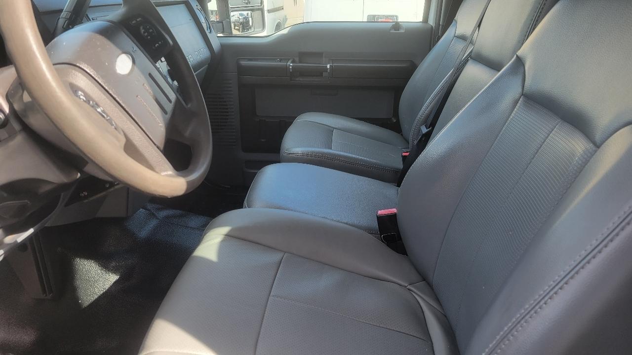 Ford Super Duty F-350 DRW XLT 2WD Reg Cab 145" WB 60" CA 2018