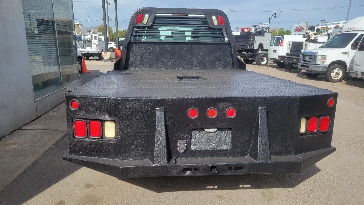 Ford Super Duty F-550 DRW 2WD Crew Cab 176" WB 60" CA XL 2011