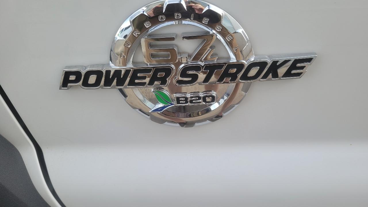 Ford Super Duty F-550 DRW 2WD Crew Cab 176" WB 60" CA XL 2011