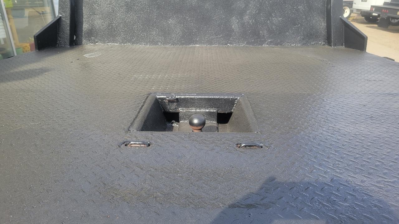 Ford Super Duty F-550 DRW 2WD Crew Cab 176" WB 60" CA XL 2011