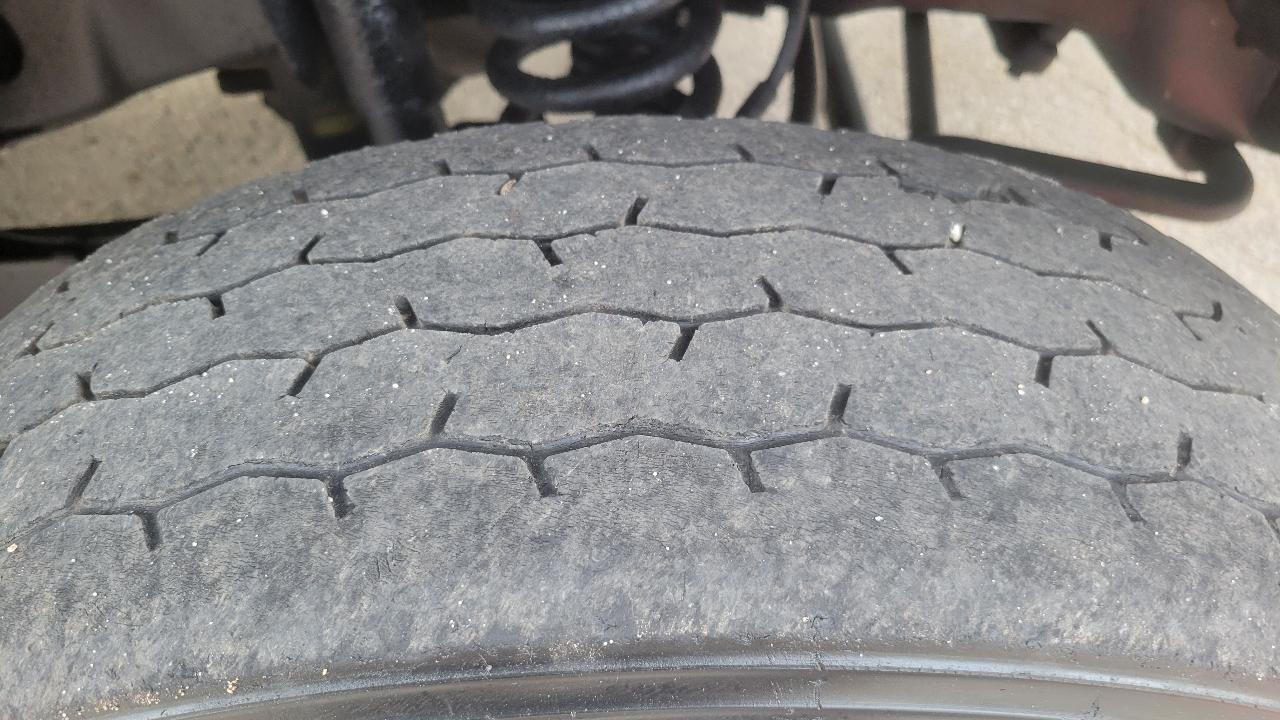 Ford Super Duty F-550 DRW 2WD Crew Cab 176" WB 60" CA XL 2011