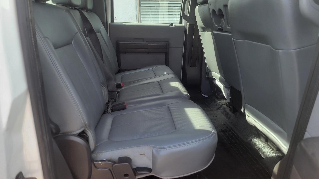 Ford Super Duty F-550 DRW 2WD Crew Cab 176" WB 60" CA XL 2011