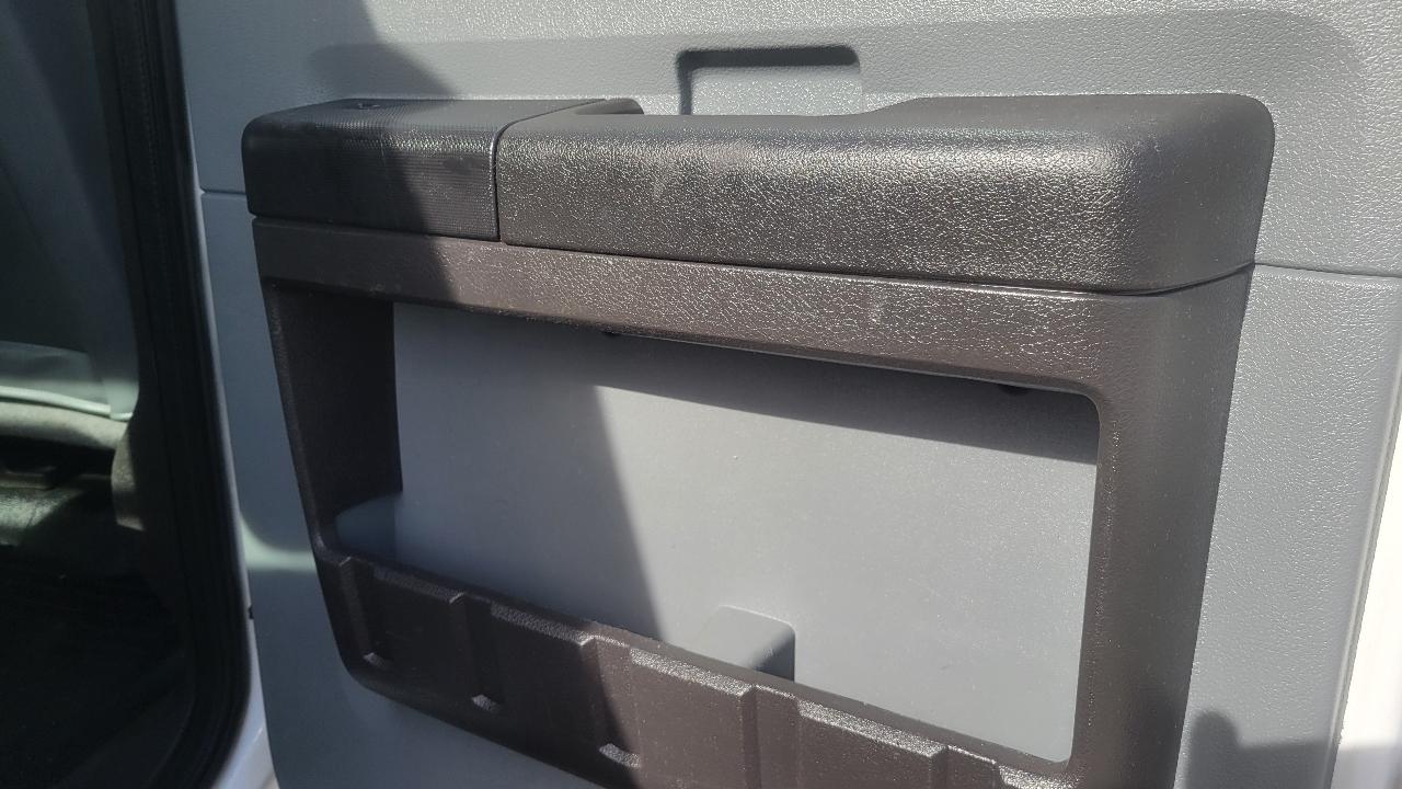 Ford Super Duty F-550 DRW 2WD Crew Cab 176" WB 60" CA XL 2011