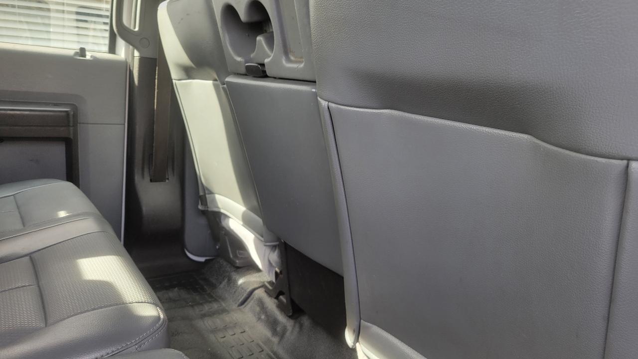 Ford Super Duty F-550 DRW 2WD Crew Cab 176" WB 60" CA XL 2011