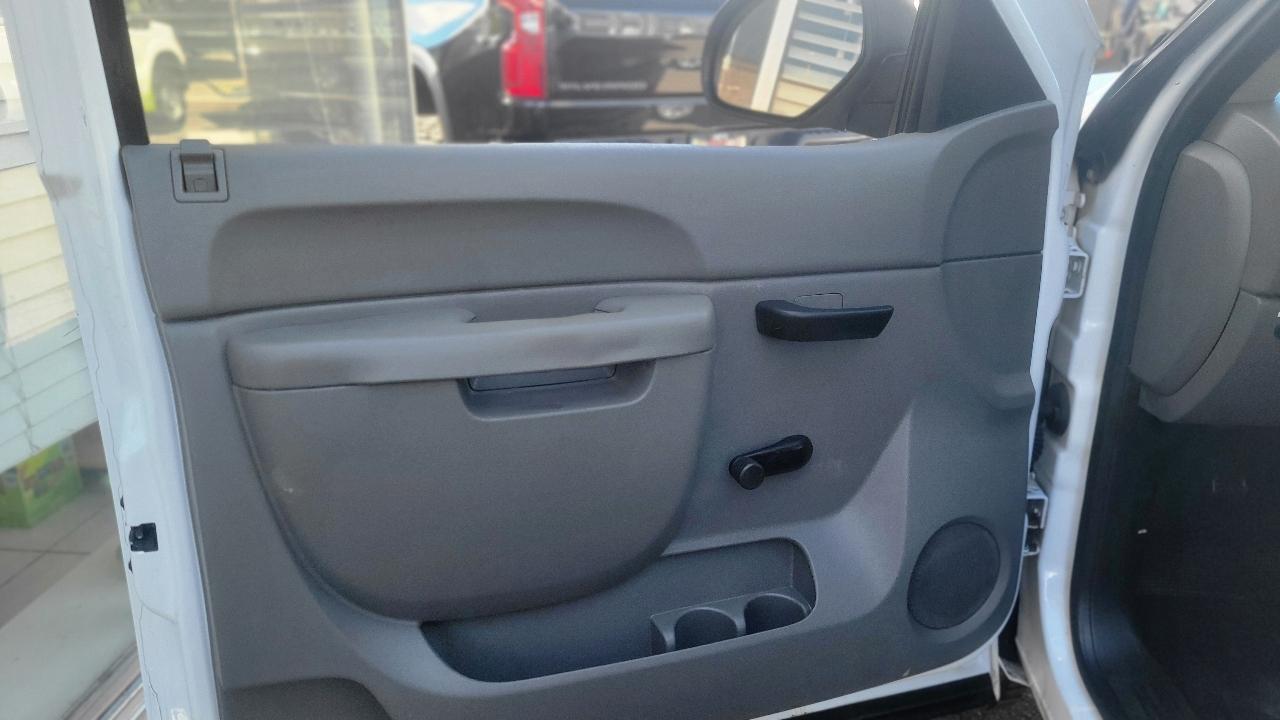 Chevrolet Silverado 1500 4WD Reg Cab 119.0" Work Truck 2013