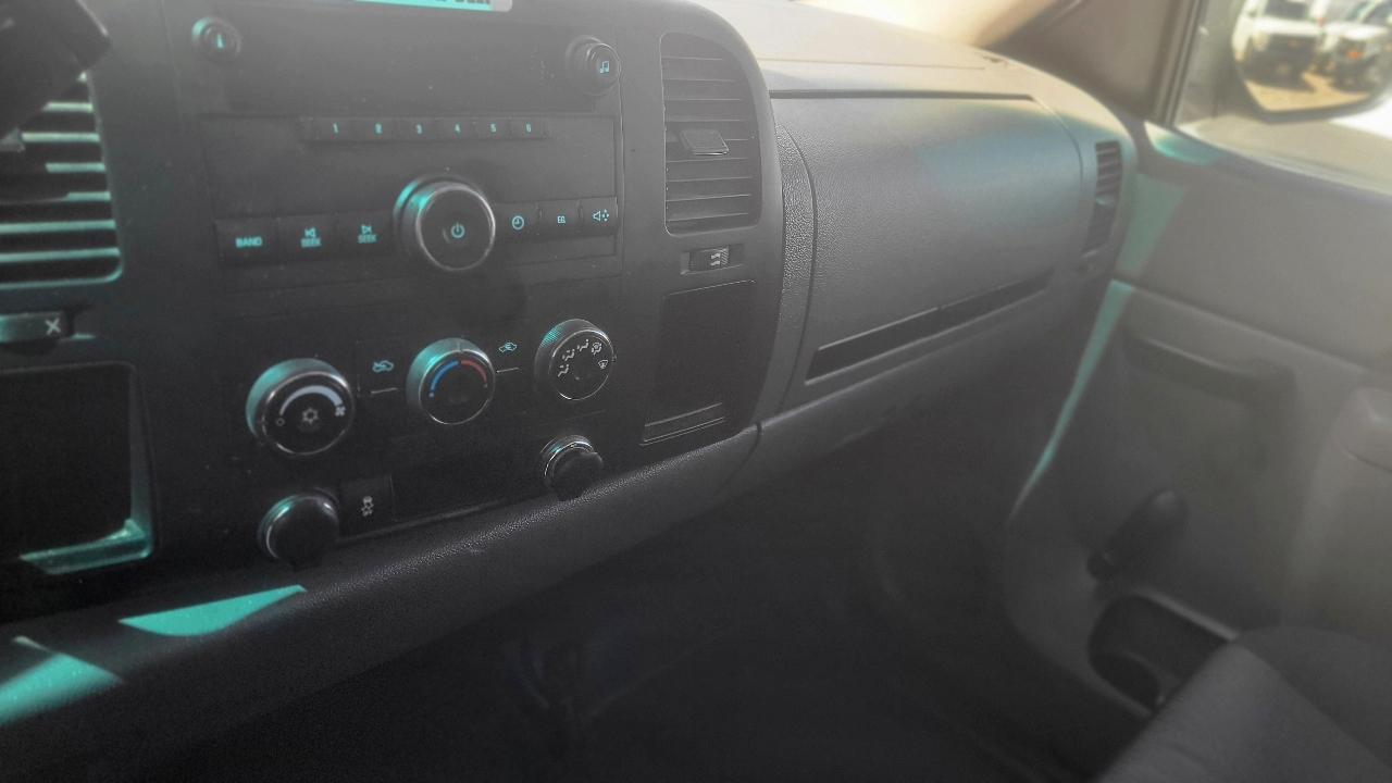 Chevrolet Silverado 1500 4WD Reg Cab 119.0" Work Truck 2013