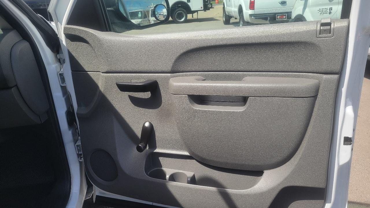 Chevrolet Silverado 1500 4WD Reg Cab 119.0" Work Truck 2011