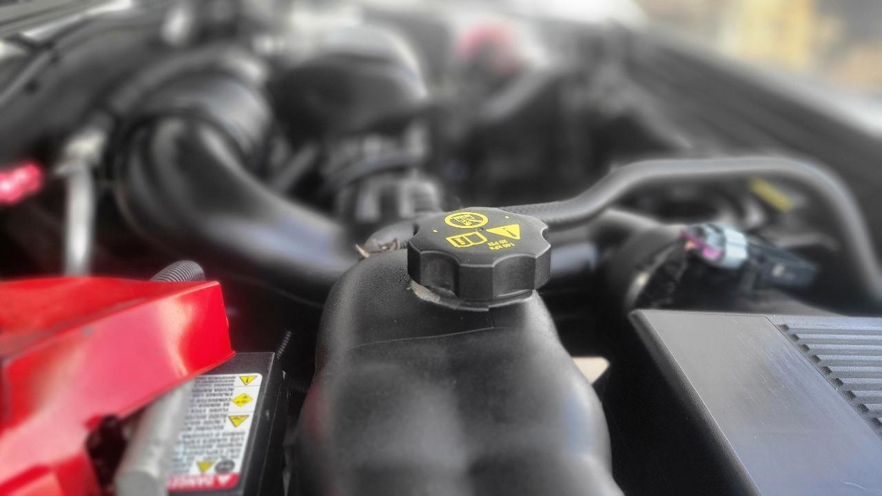 Chevrolet Silverado 1500 4WD Reg Cab 119.0" Work Truck 2011