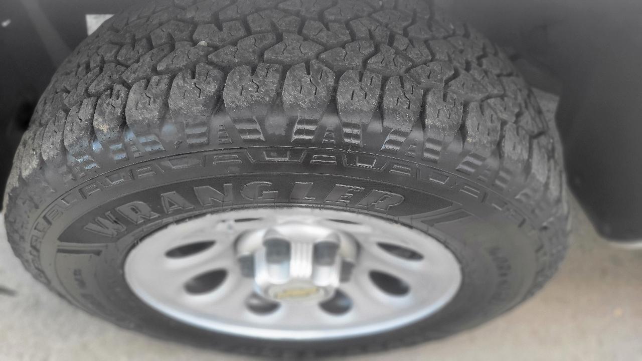 Chevrolet Silverado 1500 4WD Reg Cab 119.0" Work Truck 2011